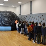 École Saint-Louis : cap sur les étoiles grâce à un planétarium itinérant ! ✨